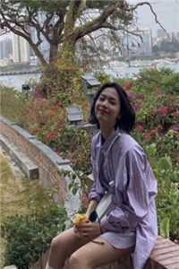 伪装着疯子的扮演者